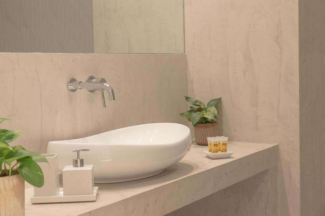 Luxury Apartment Near Acropolis-Living Stone Gold Атина Екстериор снимка